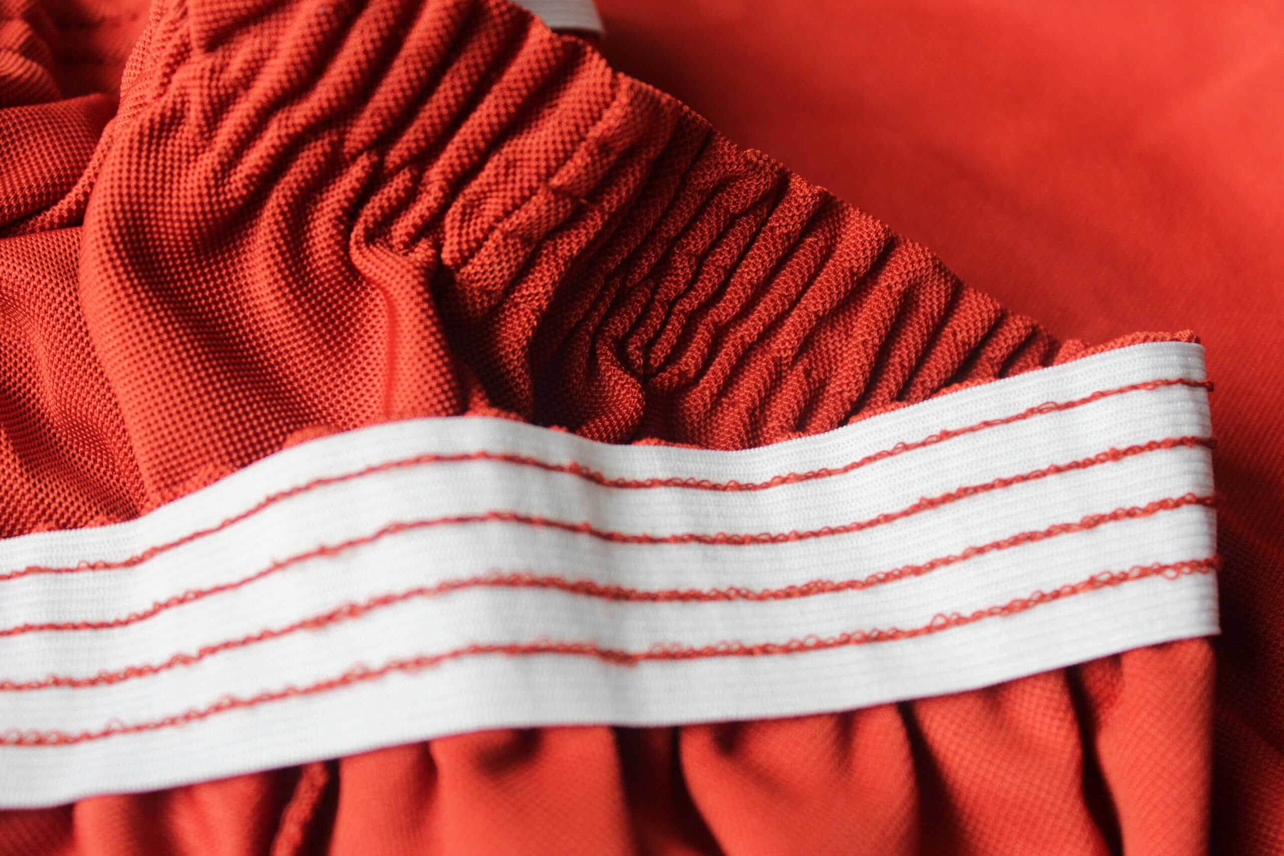 Stuhlhusse Marie wasserabweisende Husse mit Lotus Effekt, dehnbare Stuhlhusse in mehreren Farben und Sets, waschbar